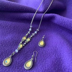 Amber teardrop necklace and earrings bundle